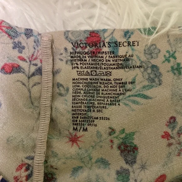 Victoria’s Secret Hiphugger Hipster - Picture 6 of 7